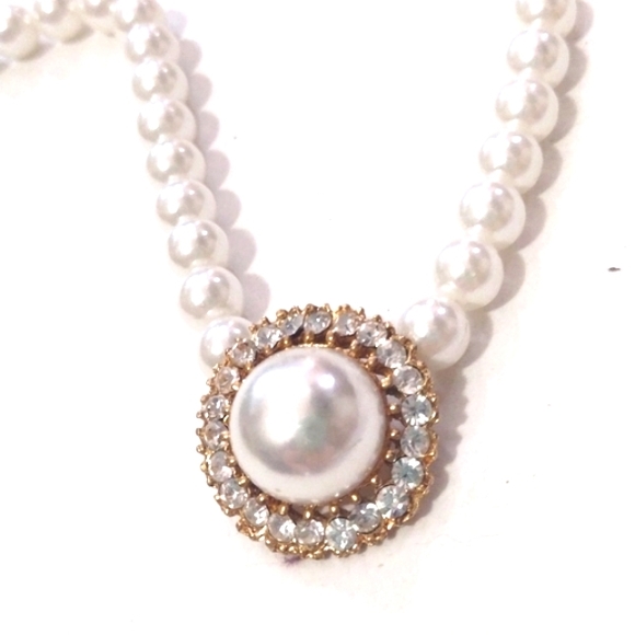 VINTAGE PEARL COLLAR NECKLACE AND MATCHING EARRINGS SET WITH CRYSTAL RHINESTONES - Picture 9 of 9